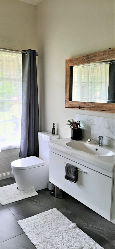 Bathroom with bath, Shower, WC and vanity