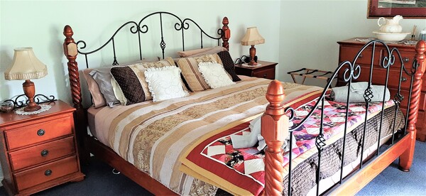 Bedroom 1 with King Size bed